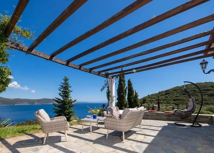 Villa Pirgadikia Villa *